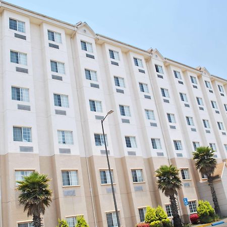 Microtel Inn And Suites By Wyndham Toluca Exterior foto
