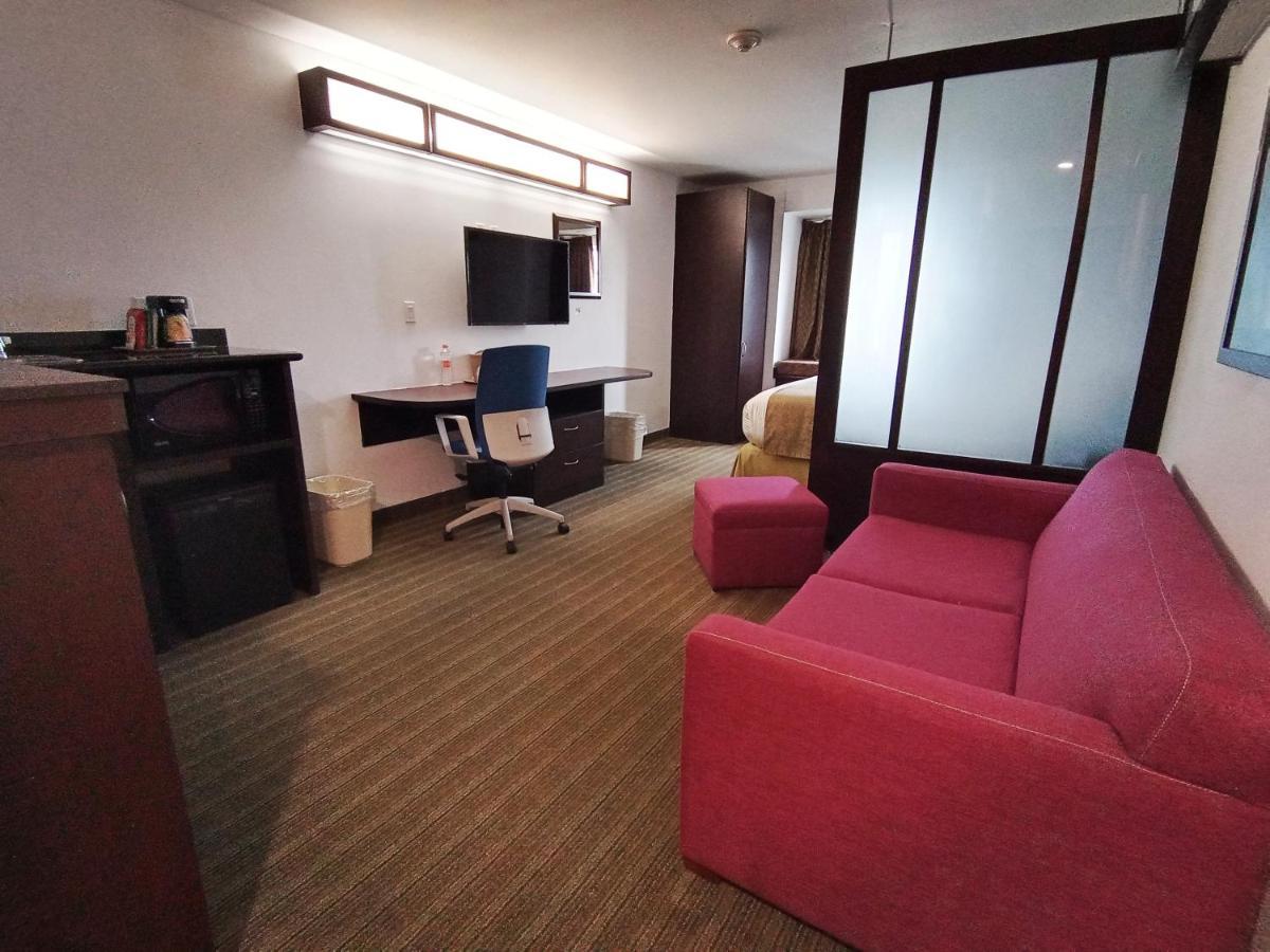 Microtel Inn And Suites By Wyndham Toluca Exterior foto