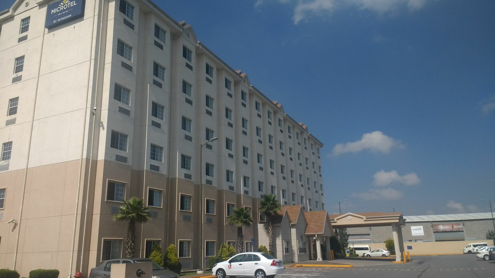 Microtel Inn And Suites By Wyndham Toluca Exterior foto